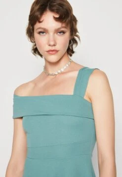 Wal G Noelle Off The Shoulder Skater - Jerseyjurk - Sage Green 9 Wal G Noelle Off The Shoulder Skater - Jerseyjurk - Sage Green -Wal G f52f843e771647199c0be900043eac3e scaled