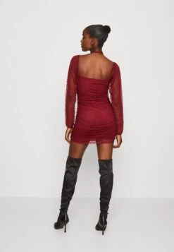 Wal G Raja Mini - Cocktailjurk - Wine -Wal G f5a98b93ba954355b27384d15bab725e scaled