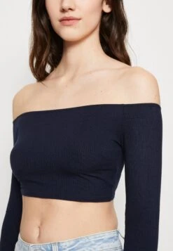 Wal G Hollie Off Shoulder Crop - Longsleeve - Navy 11 Wal G Hollie Off Shoulder Crop - Longsleeve - Navy -Wal G fad3961ba67744cc92784dbce86825d3 scaled