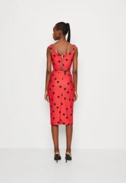 Wal G Valentines Heart Crop - Top - Red/Black 8 Wal G Valentines Heart Crop - Top - Red/Black -Wal G fea9f832605c4ec5b290cd0048ae0cb3 scaled